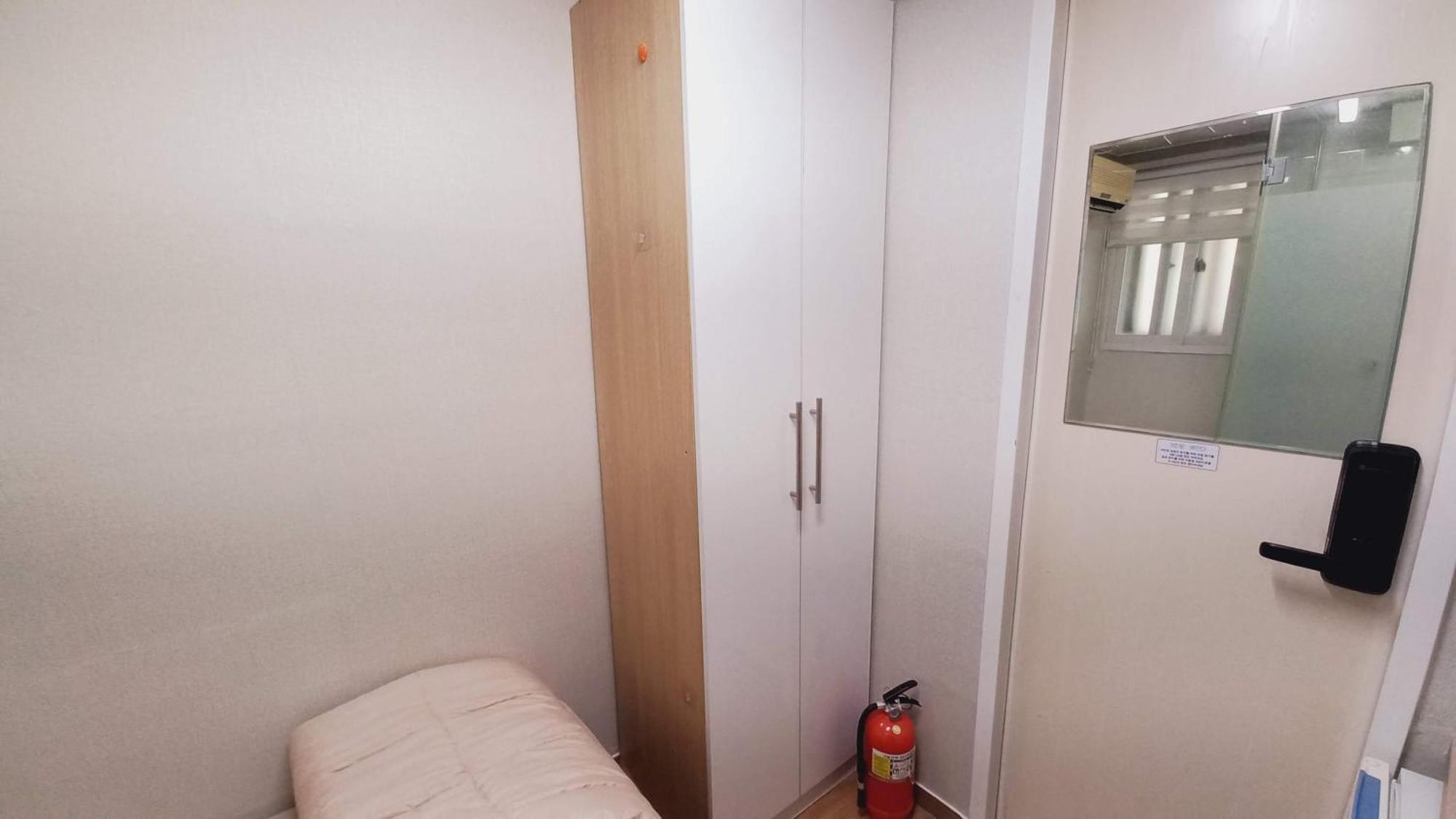 סיאול Haechi Stay Guesthouse - For Foreigners Only מראה חיצוני תמונה
